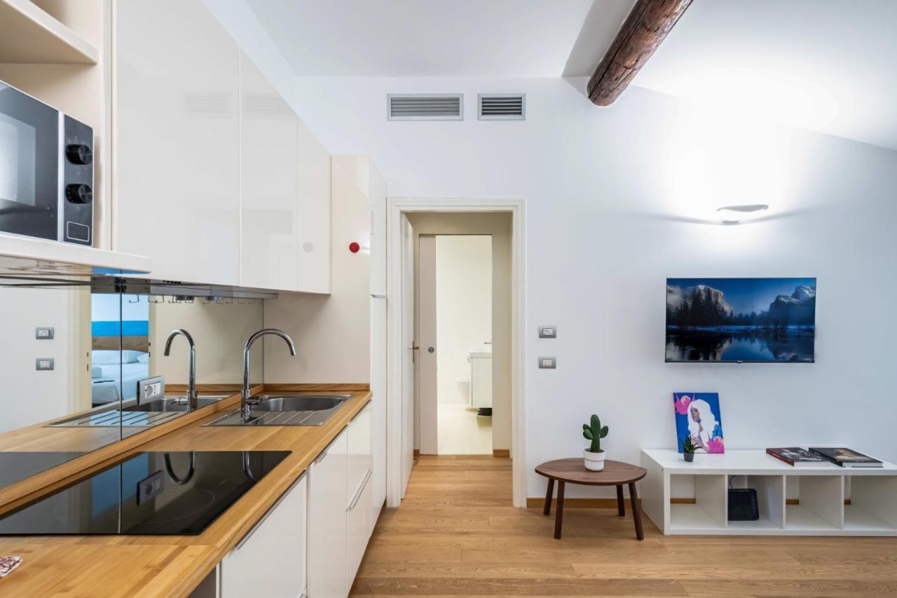 Easylife - Romantico Appartamento Sulla Darsena Milan Exterior photo